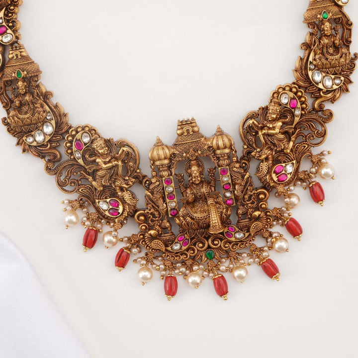 Saanvi Nagas Short Necklace