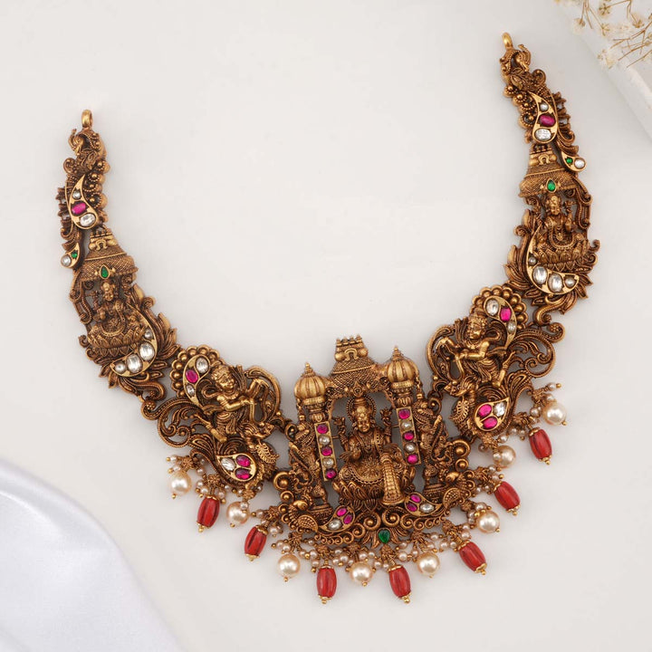 Saanvi Nagas Short Necklace