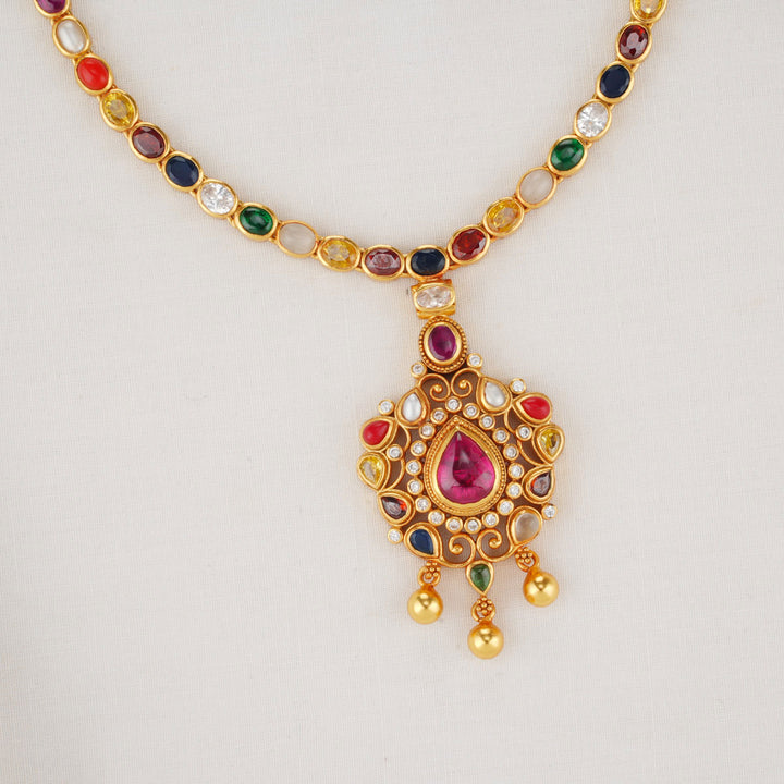 Yazhini Short Necklace