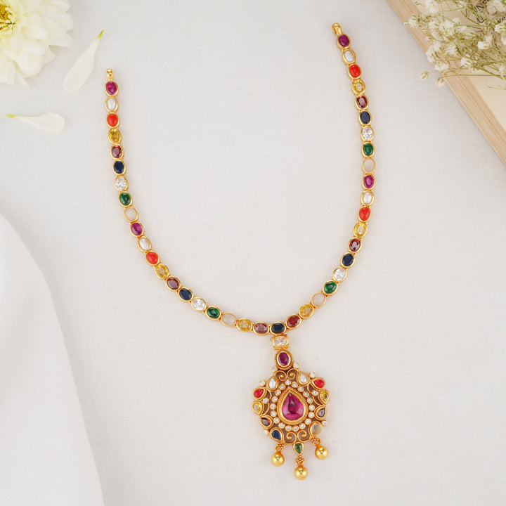 Yazhini Short Necklace