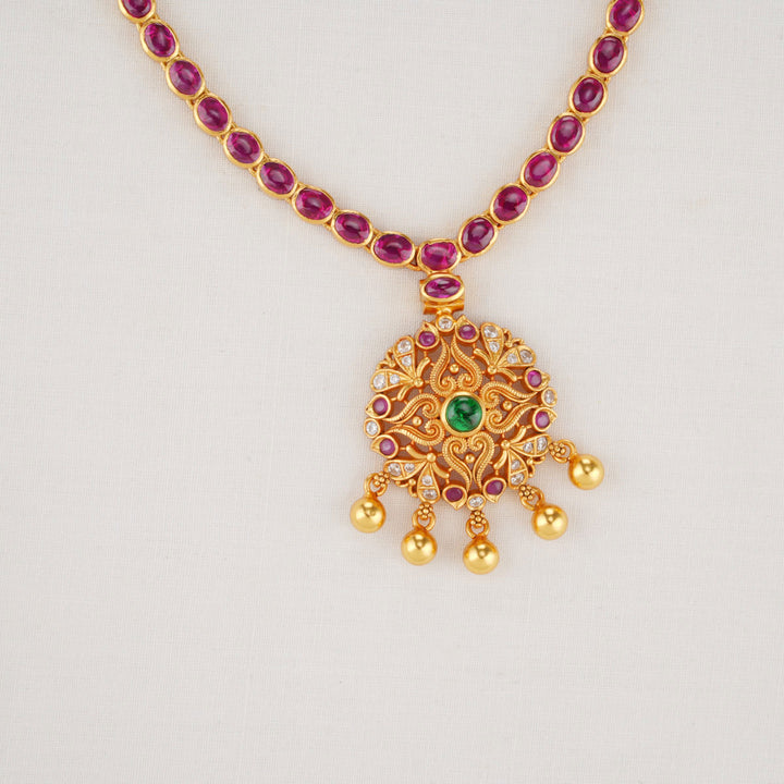 Yashikha Short Necklace