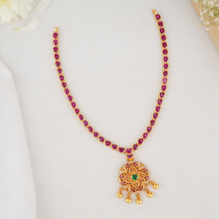 Yashikha Short Necklace