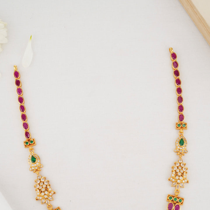 Dhrisha Short Necklace