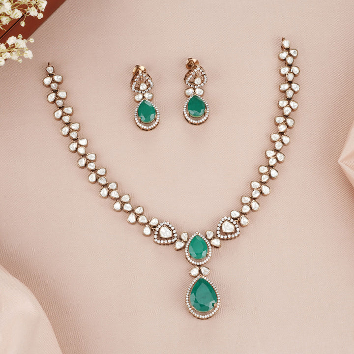 Feminaa Victorian Short Necklace Set