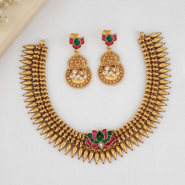 Chaaru Necklace Set