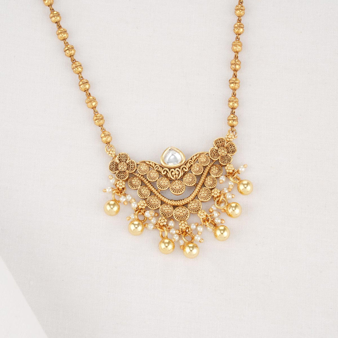 Nadhiyashri Long Necklace Set