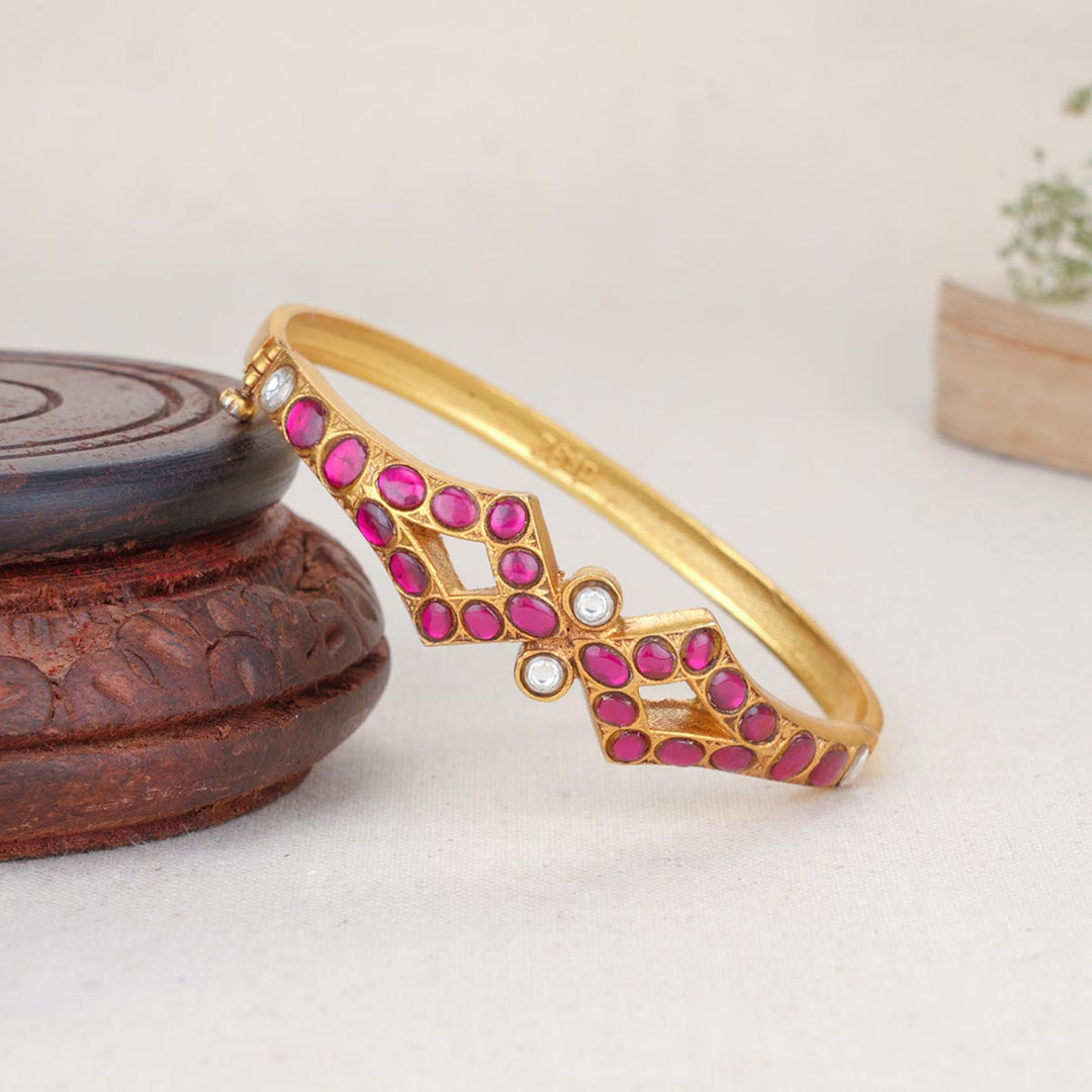 Taravi Kundan Bracelet