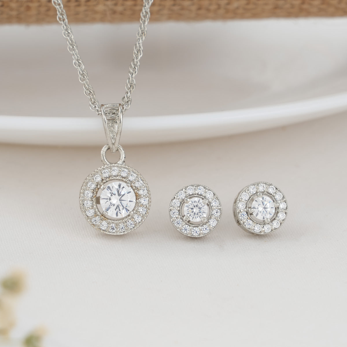 Diamond pendant deals set online