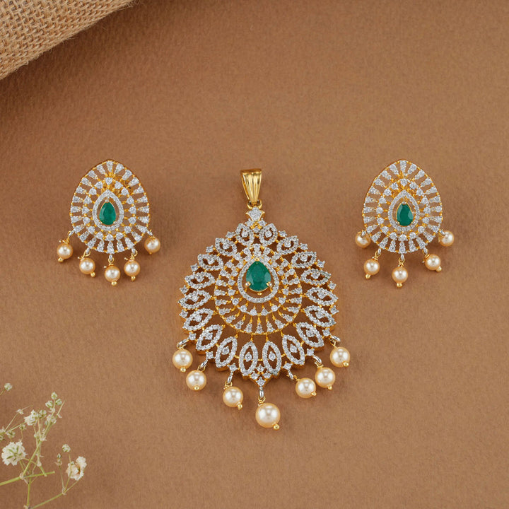 Dazzly Diamond Design Pendant Set