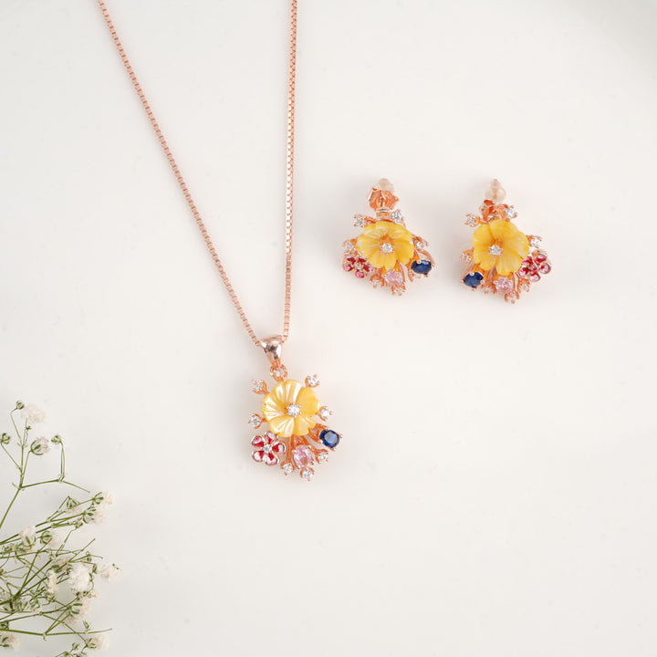 Oran Flower Pendant Set