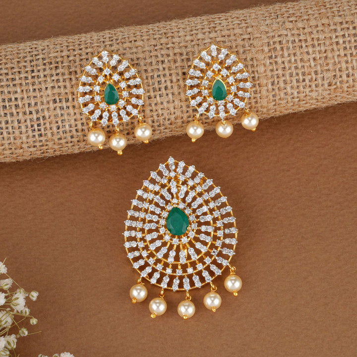 Bhavita Avikam Pendant Set