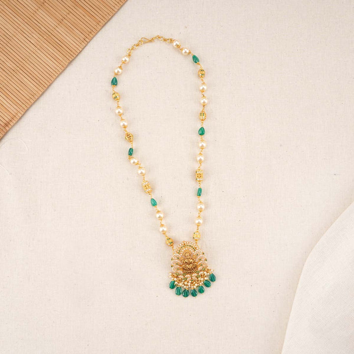 Kanishi Pendant with Beads Chain