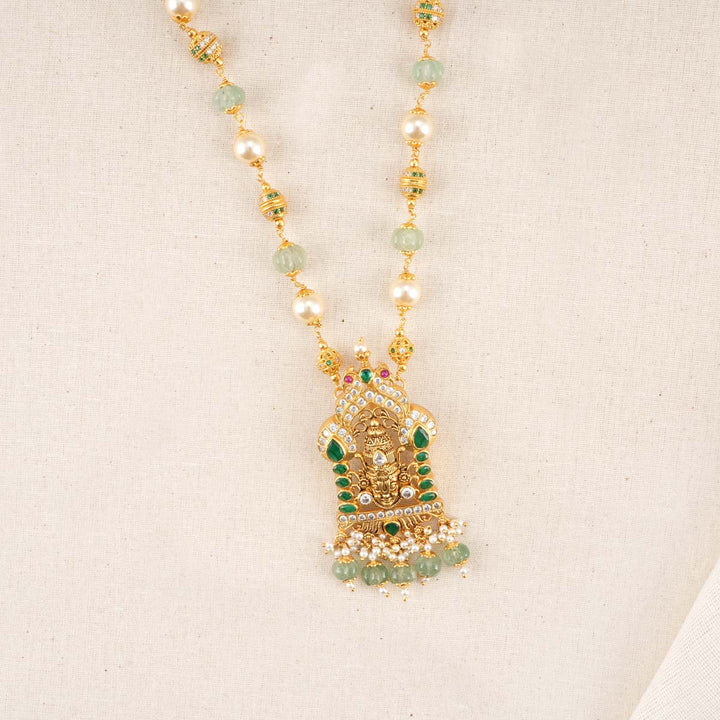 Shahira Pendant with Beads Chain