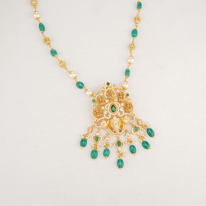 Valeria Pendant with Beads Chain