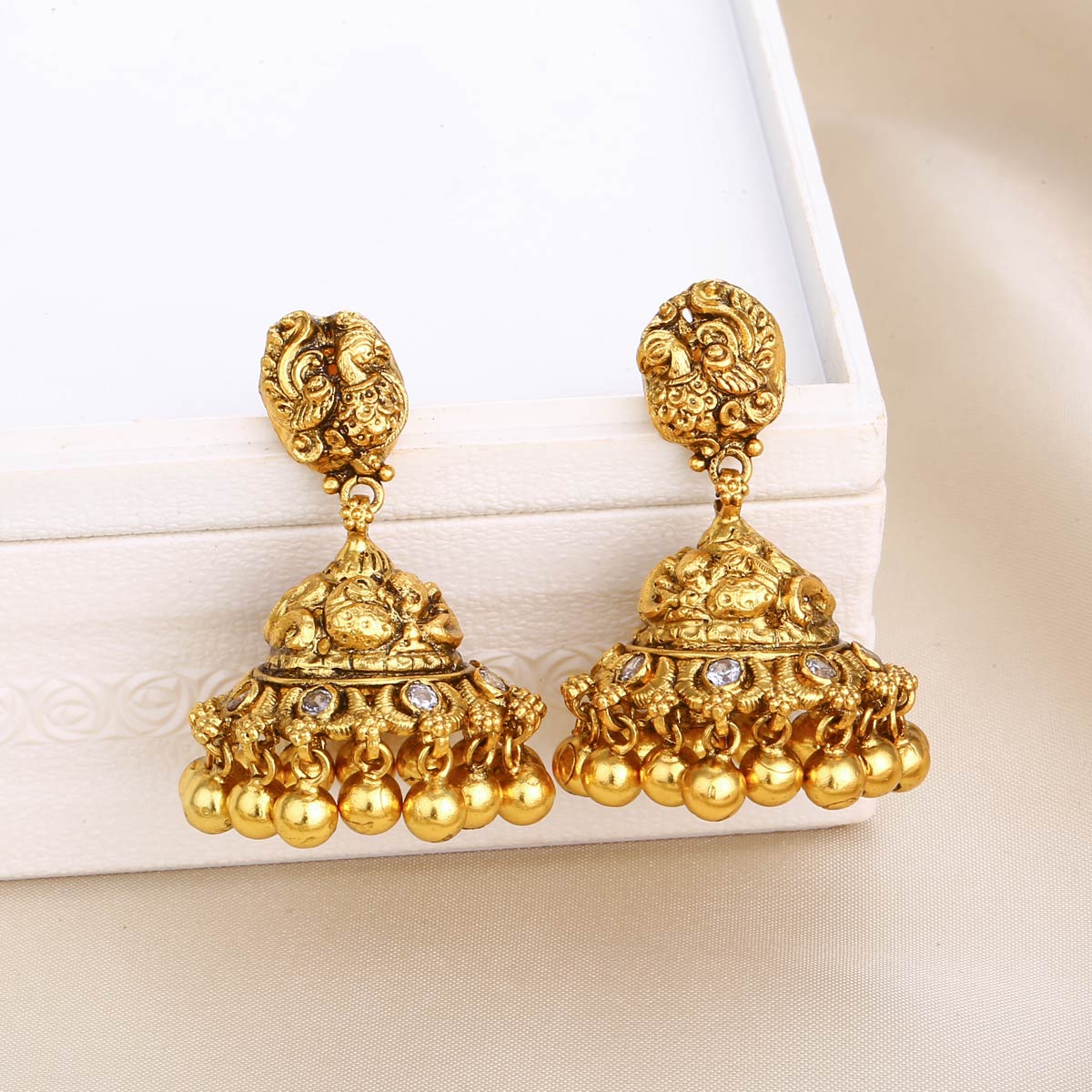 Buy Gold Jhumka Earrings For Ladies And Girls Online – Gehna Shop