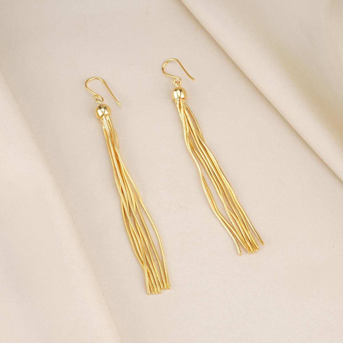 Zeya Zeya 18K (750) Yellow Gold Crecent Sui Dhaga Gold Earrings For Women  Yellow Gold 18kt Drop Earring Price in India - Buy Zeya Zeya 18K (750)  Yellow Gold Crecent Sui Dhaga