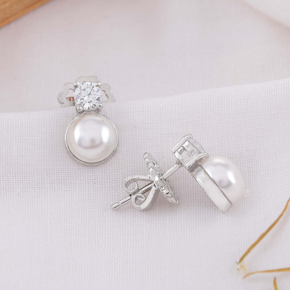 Sterling Silver Wrap Pearl Stud Earring and Necklace Set SBGS00447