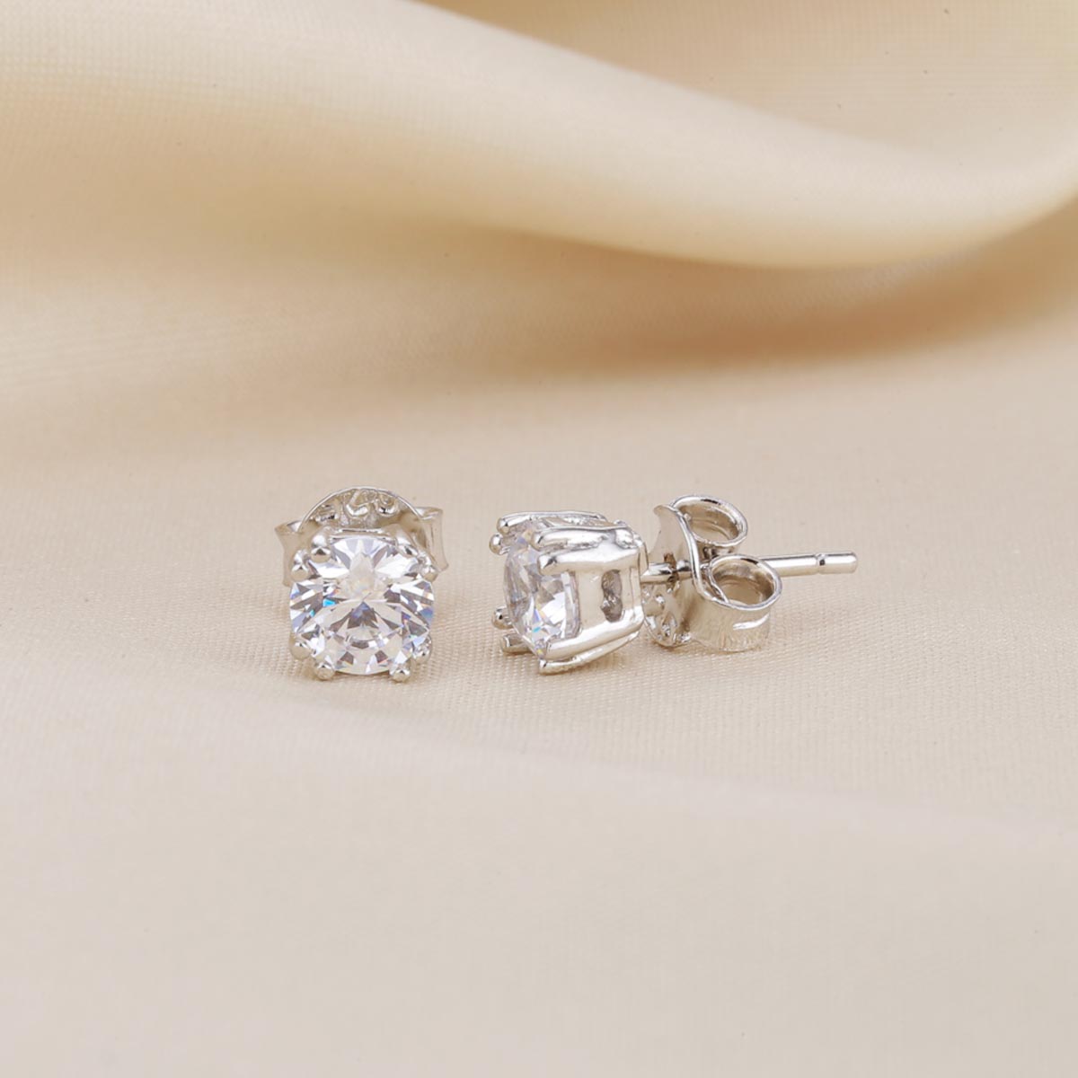 Round Moissanite & Natural Diamond Halo Stud Earrings in 14k Gold – Kobelli