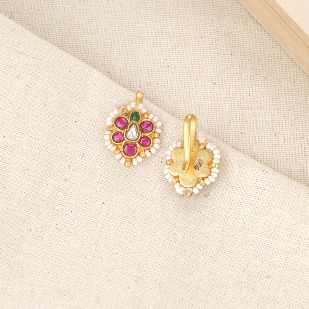 Aashni Kundan Studs