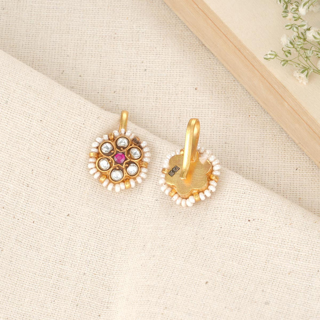 Ashina Kundan Studs