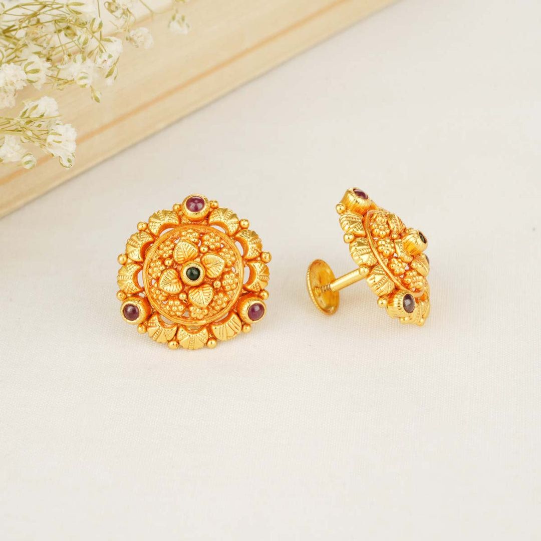 Gardenia Nagas Studs