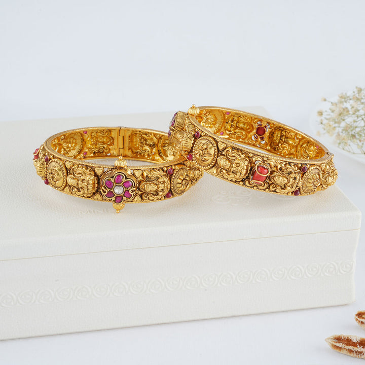 Varshin Nagas Pair Bangle