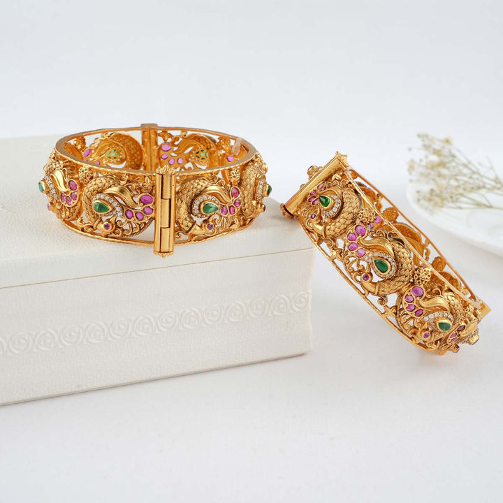 Bhavinya Nagas Pair Bangle