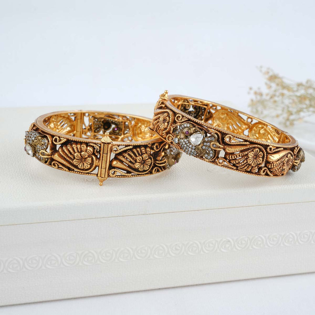 Amoghan Nagas Pair Bangle