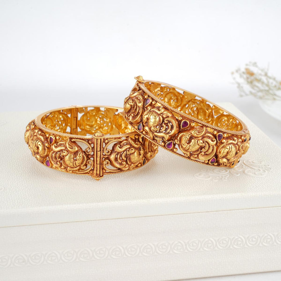 Prithi Nagas Pair Bangle