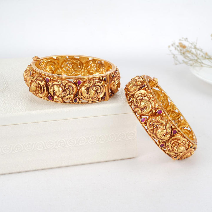 Prithi Nagas Pair Bangle