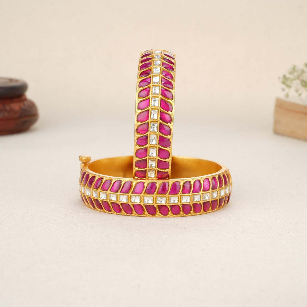 Riya Kundan Pair Bangle