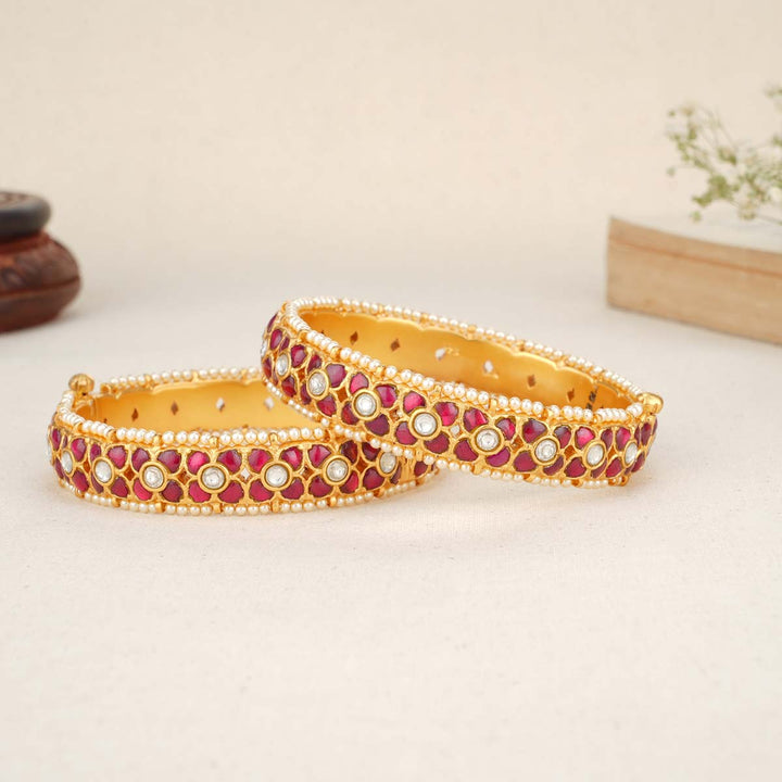 Athidhi Kundan Pair Bangle