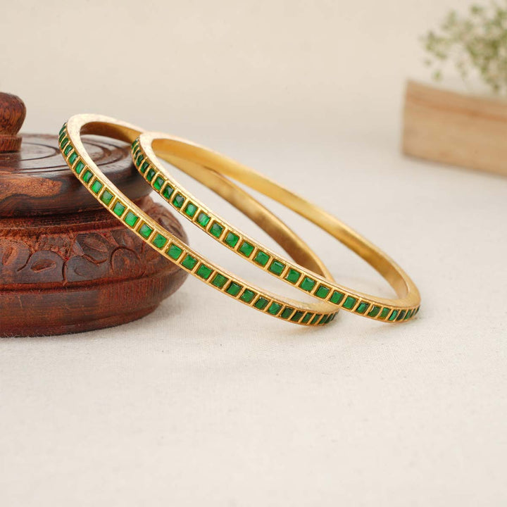 Jivitha Kundan Pair Bangle