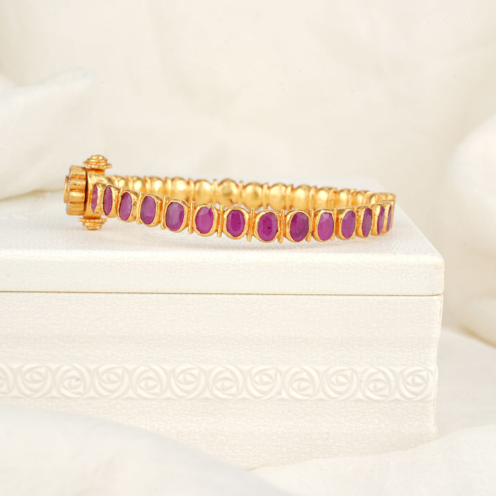 Aarvi Stone Single Bangle