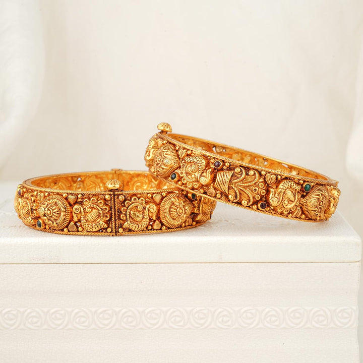 Nishita Nagas Pair Bangle