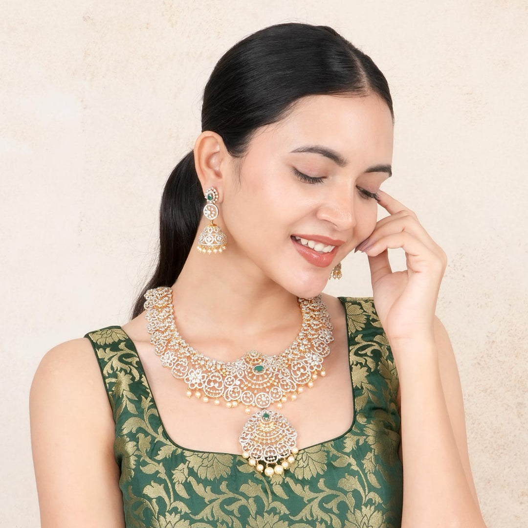 Glittering Diamond Design Necklace Set