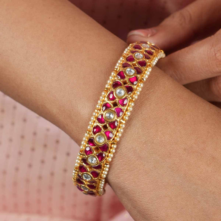 Athidhi Kundan Pair Bangle