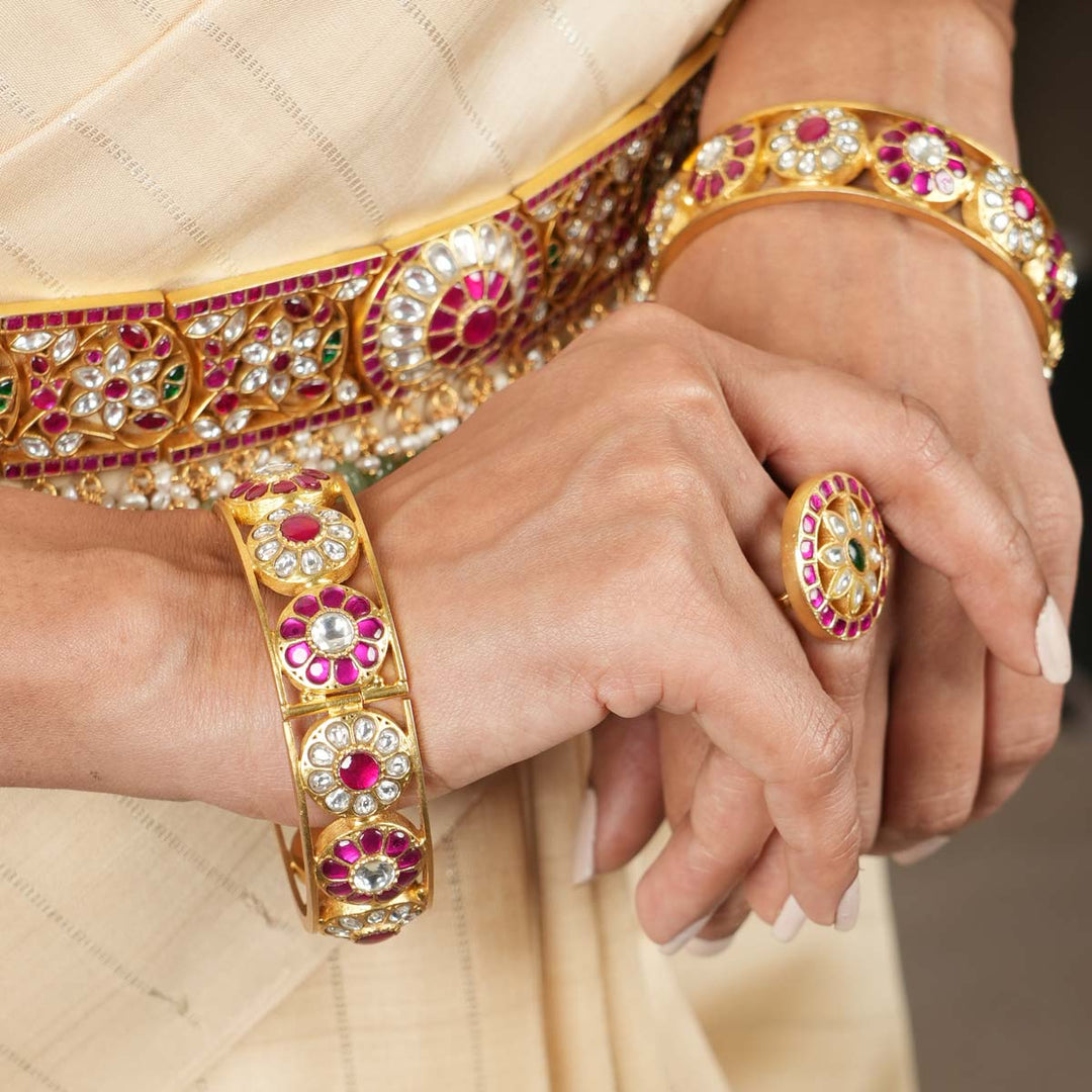 Hanaya Kundan Pair Bangle