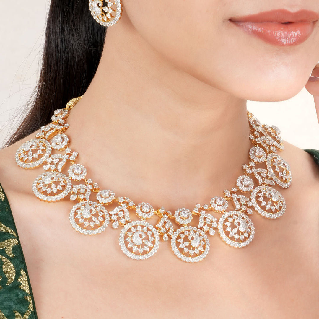 Sparkling Avikam Short Necklace Set