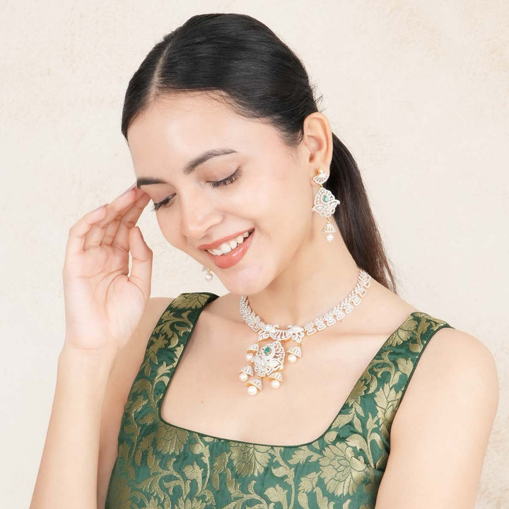 Vaisha Avikam Necklace Set