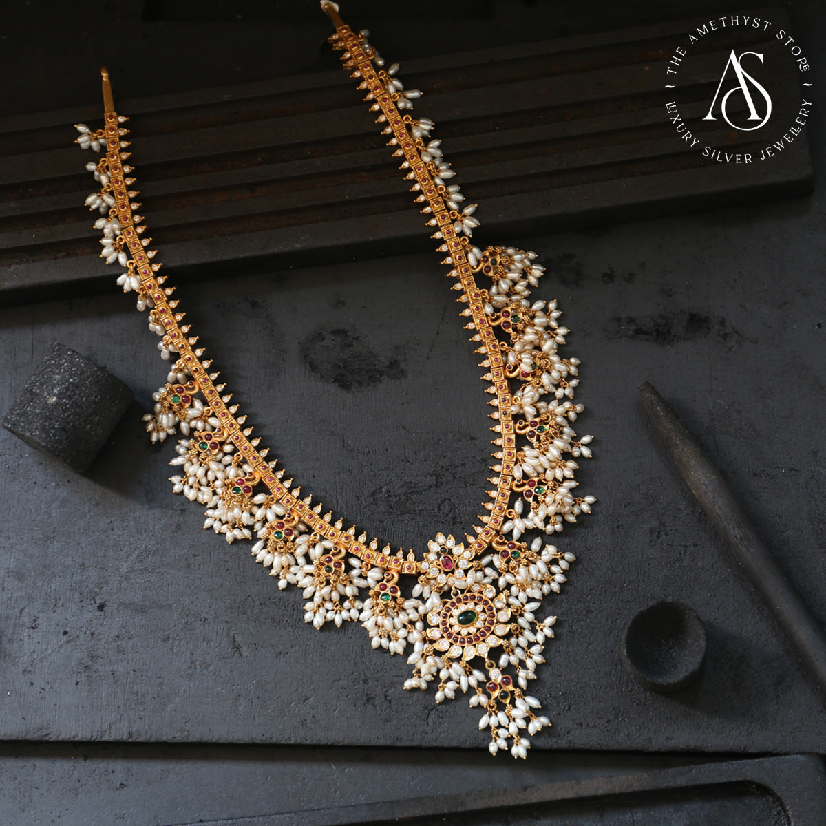 Short kundan guttapusalu necklaces - Indian Jewellery Designs